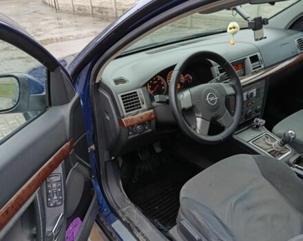 Синий Опель Вектра, объемом двигателя 2 л и пробегом 405 тыс. км за 2800 $, фото 5 на Automoto.ua