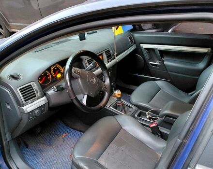 Синий Опель Вектра, объемом двигателя 1.9 л и пробегом 330 тыс. км за 5500 $, фото 4 на Automoto.ua