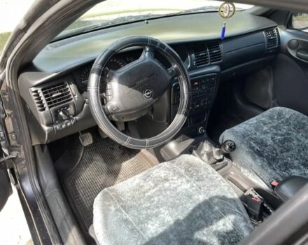 Синій Опель Вектра, об'ємом двигуна 1.6 л та пробігом 288 тис. км за 1147 $, фото 3 на Automoto.ua