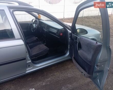 Синий Опель Вектра, объемом двигателя 1.8 л и пробегом 329 тыс. км за 1600 $, фото 8 на Automoto.ua