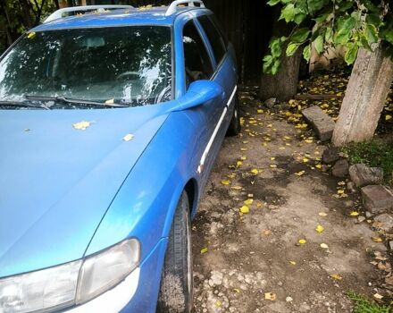 Синий Опель Вектра, объемом двигателя 1.8 л и пробегом 230 тыс. км за 1350 $, фото 2 на Automoto.ua