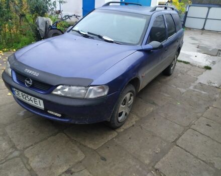 Синий Опель Вектра, объемом двигателя 2 л и пробегом 300 тыс. км за 2000 $, фото 1 на Automoto.ua