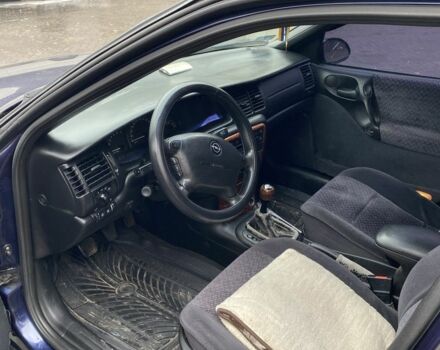 Синий Опель Вектра, объемом двигателя 2 л и пробегом 280 тыс. км за 1500 $, фото 2 на Automoto.ua