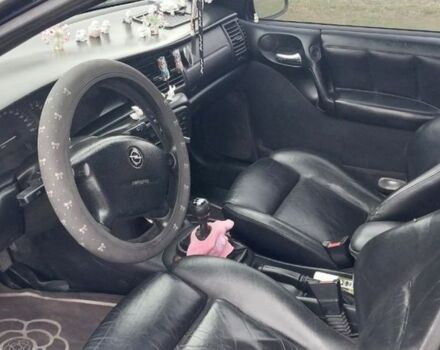 Синий Опель Вектра, объемом двигателя 2 л и пробегом 330 тыс. км за 2500 $, фото 5 на Automoto.ua