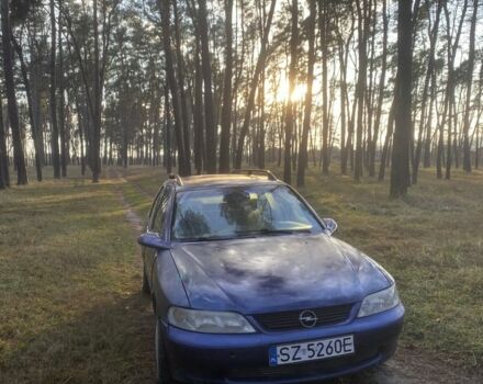Синий Опель Вектра, объемом двигателя 1.8 л и пробегом 300 тыс. км за 1100 $, фото 1 на Automoto.ua