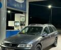 Синий Опель Вектра, объемом двигателя 2 л и пробегом 150 тыс. км за 1000 $, фото 1 на Automoto.ua