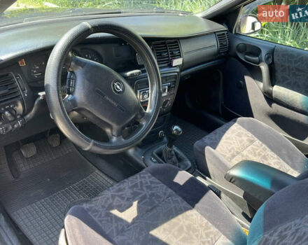 Синий Опель Вектра, объемом двигателя 1.6 л и пробегом 275 тыс. км за 3200 $, фото 5 на Automoto.ua