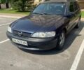 Синий Опель Вектра, объемом двигателя 1.6 л и пробегом 350 тыс. км за 1999 $, фото 1 на Automoto.ua