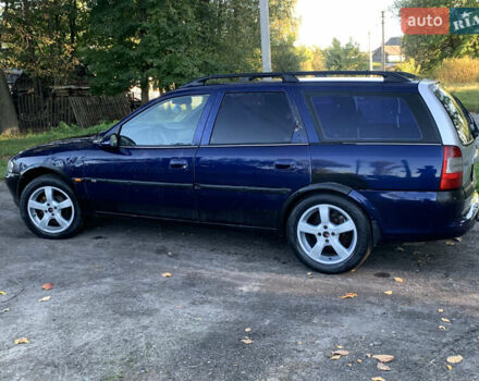 Синий Опель Вектра, объемом двигателя 2 л и пробегом 300 тыс. км за 1500 $, фото 4 на Automoto.ua