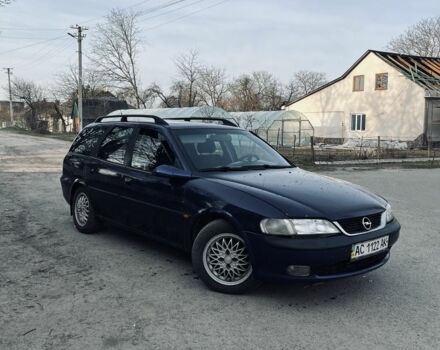 Синий Опель Вектра, объемом двигателя 1.8 л и пробегом 400 тыс. км за 1500 $, фото 1 на Automoto.ua