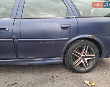 Синій Опель Вектра, об'ємом двигуна 2 л та пробігом 400 тис. км за 2300 $, фото 8 на Automoto.ua