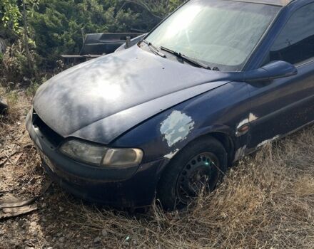 Синий Опель Вектра, объемом двигателя 1.6 л и пробегом 100 тыс. км за 500 $, фото 3 на Automoto.ua