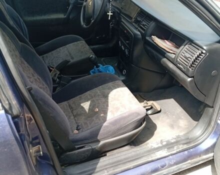 Синій Опель Вектра, об'ємом двигуна 2 л та пробігом 130 тис. км за 97 $, фото 3 на Automoto.ua