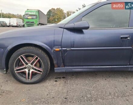 Синій Опель Вектра, об'ємом двигуна 2 л та пробігом 400 тис. км за 2300 $, фото 19 на Automoto.ua