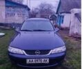 Синий Опель Вектра, объемом двигателя 1 л и пробегом 300 тыс. км за 1502 $, фото 2 на Automoto.ua
