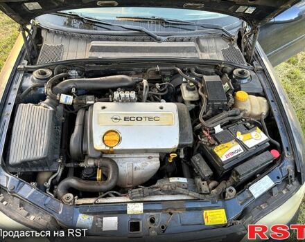 Синий Опель Вектра, объемом двигателя 1.6 л и пробегом 350 тыс. км за 3000 $, фото 4 на Automoto.ua