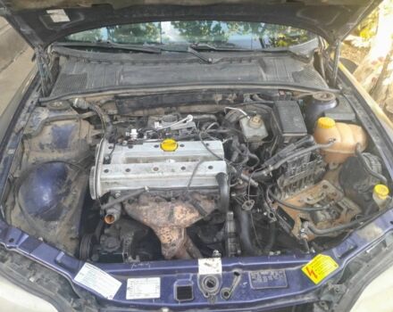 Синій Опель Вектра, об'ємом двигуна 2 л та пробігом 300 тис. км за 243 $, фото 6 на Automoto.ua