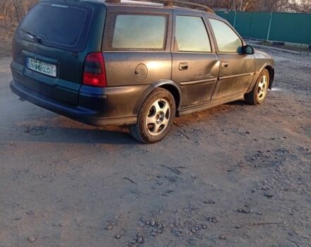 Синий Опель Вектра, объемом двигателя 2 л и пробегом 300 тыс. км за 750 $, фото 1 на Automoto.ua