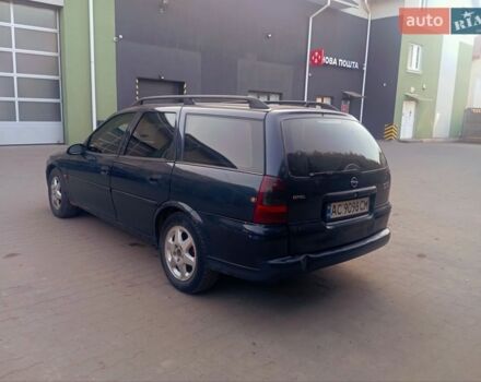 Синий Опель Вектра, объемом двигателя 2.17 л и пробегом 377 тыс. км за 1300 $, фото 2 на Automoto.ua