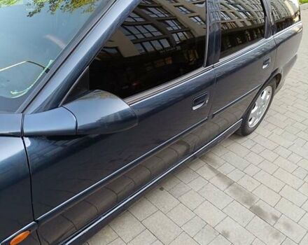 Синий Опель Вектра, объемом двигателя 1.8 л и пробегом 312 тыс. км за 2550 $, фото 6 на Automoto.ua