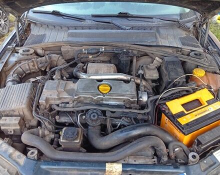 Синий Опель Вектра, объемом двигателя 2 л и пробегом 300 тыс. км за 750 $, фото 7 на Automoto.ua