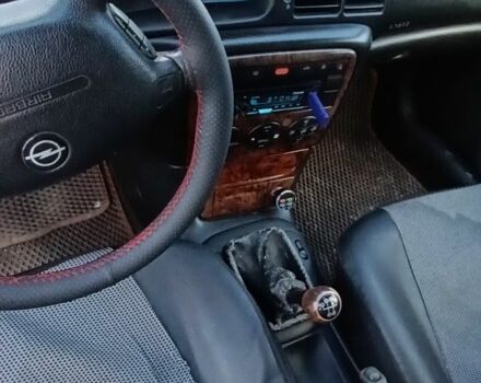 Опель Вектра 2000 в Владимирце на Automoto.ua Синий Опель Вектра, объемом двигателя 1.6 л и пробегом 555 тыс. км за 1750 $, фото 5 на Automoto.ua