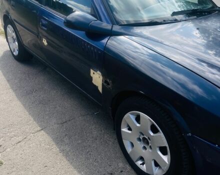Синій Опель Вектра, об'ємом двигуна 2 л та пробігом 300 тис. км за 1800 $, фото 1 на Automoto.ua