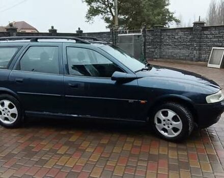 Синий Опель Вектра, объемом двигателя 1.6 л и пробегом 150 тыс. км за 1600 $, фото 2 на Automoto.ua