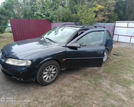 Синий Опель Вектра, объемом двигателя 2 л и пробегом 245 тыс. км за 1500 $, фото 5 на Automoto.ua