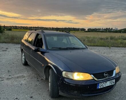 Синий Опель Вектра, объемом двигателя 1.6 л и пробегом 200 тыс. км за 999 $, фото 1 на Automoto.ua