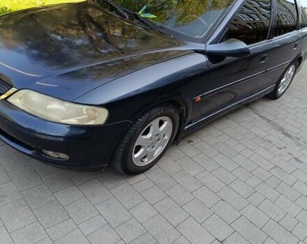 Синий Опель Вектра, объемом двигателя 1.8 л и пробегом 312 тыс. км за 2550 $, фото 2 на Automoto.ua