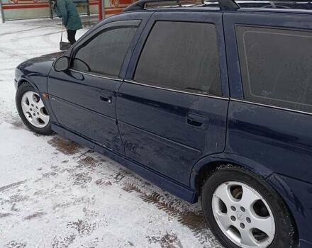 Синий Опель Вектра, объемом двигателя 2 л и пробегом 368 тыс. км за 2300 $, фото 3 на Automoto.ua