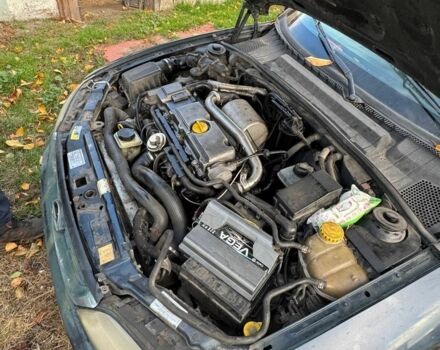 Синий Опель Вектра, объемом двигателя 2 л и пробегом 111 тыс. км за 1000 $, фото 4 на Automoto.ua