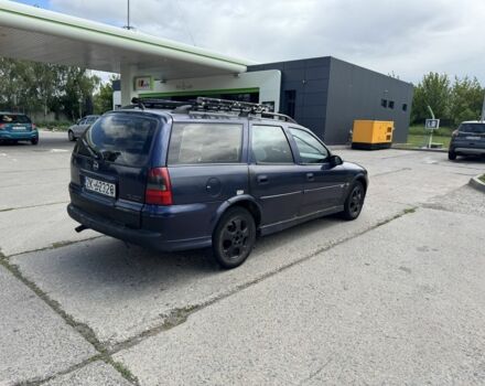 Синий Опель Вектра, объемом двигателя 2 л и пробегом 350 тыс. км за 1350 $, фото 2 на Automoto.ua
