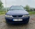 Синий Опель Вектра, объемом двигателя 2 л и пробегом 450 тыс. км за 2100 $, фото 1 на Automoto.ua