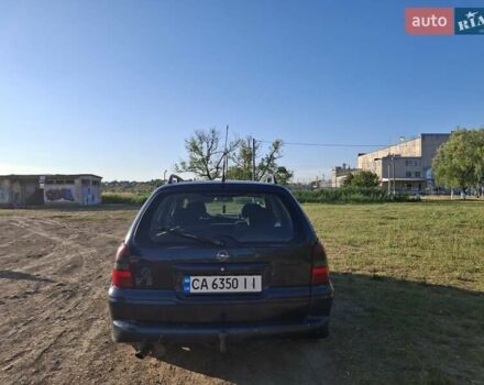 Синий Опель Вектра, объемом двигателя 2 л и пробегом 332 тыс. км за 2500 $, фото 4 на Automoto.ua