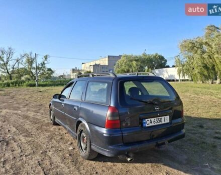 Синий Опель Вектра, объемом двигателя 2 л и пробегом 332 тыс. км за 2500 $, фото 5 на Automoto.ua
