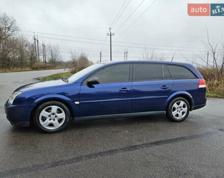 Синий Опель Вектра, объемом двигателя 2.17 л и пробегом 350 тыс. км за 3999 $, фото 3 на Automoto.ua