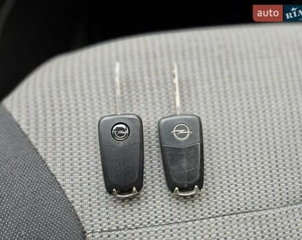 Синий Опель Вектра, объемом двигателя 2.17 л и пробегом 350 тыс. км за 3999 $, фото 35 на Automoto.ua