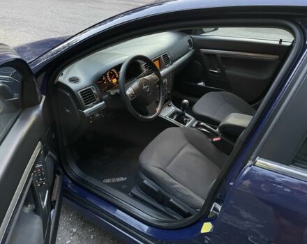 Синий Опель Вектра, объемом двигателя 1.9 л и пробегом 344 тыс. км за 4800 $, фото 8 на Automoto.ua