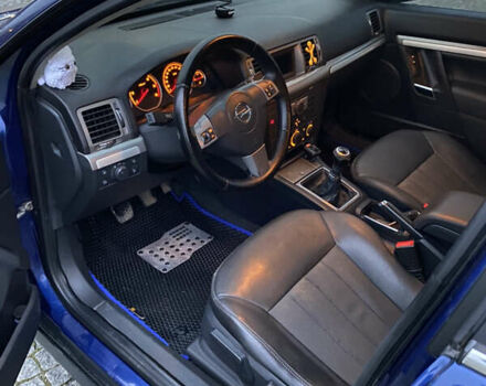 Синий Опель Вектра, объемом двигателя 1.9 л и пробегом 275 тыс. км за 5500 $, фото 6 на Automoto.ua