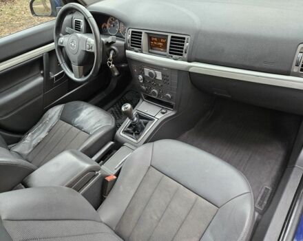 Синий Опель Вектра, объемом двигателя 1.9 л и пробегом 380 тыс. км за 2450 $, фото 10 на Automoto.ua