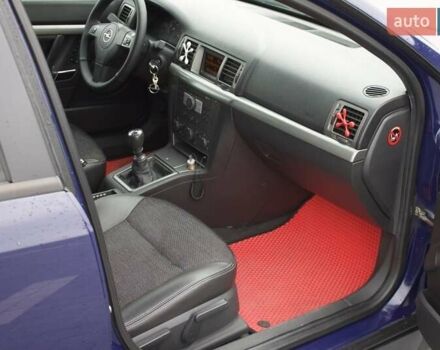 Синий Опель Вектра, объемом двигателя 1.9 л и пробегом 304 тыс. км за 4800 $, фото 5 на Automoto.ua