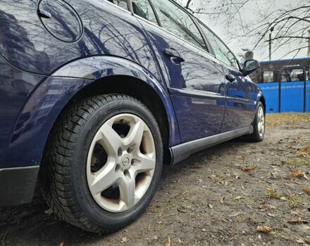 Синий Опель Вектра, объемом двигателя 1.9 л и пробегом 380 тыс. км за 2450 $, фото 5 на Automoto.ua