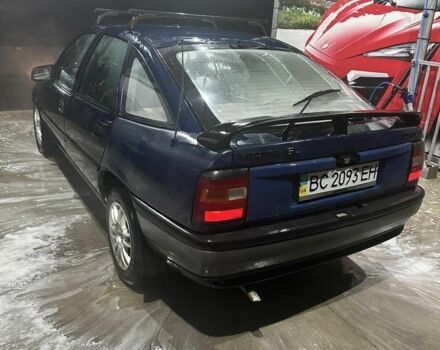 Синій Опель Вектра, об'ємом двигуна 1.6 л та пробігом 222 тис. км за 900 $, фото 3 на Automoto.ua