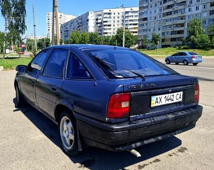 Синий Опель Вектра, объемом двигателя 1.8 л и пробегом 253 тыс. км за 800 $, фото 2 на Automoto.ua