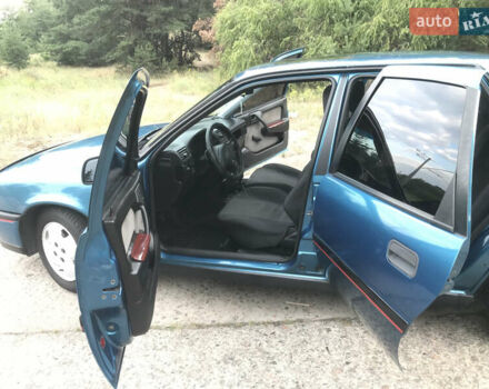 Синій Опель Вектра, об'ємом двигуна 2 л та пробігом 329 тис. км за 2350 $, фото 7 на Automoto.ua