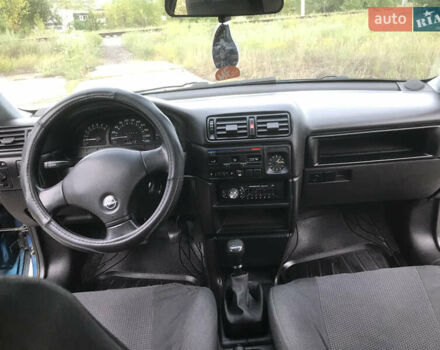 Синій Опель Вектра, об'ємом двигуна 2 л та пробігом 329 тис. км за 2350 $, фото 19 на Automoto.ua