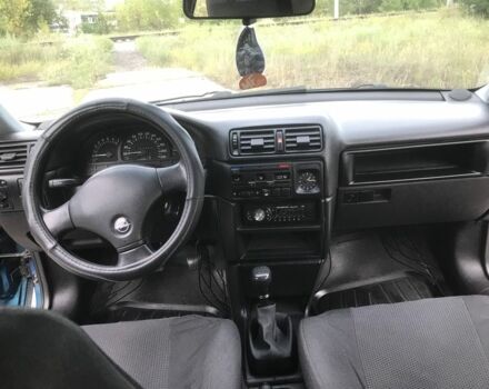 Синий Опель Вектра, объемом двигателя 2 л и пробегом 329 тыс. км за 2350 $, фото 6 на Automoto.ua