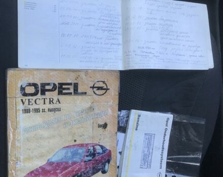 Синий Опель Вектра, объемом двигателя 2 л и пробегом 329 тыс. км за 2350 $, фото 8 на Automoto.ua